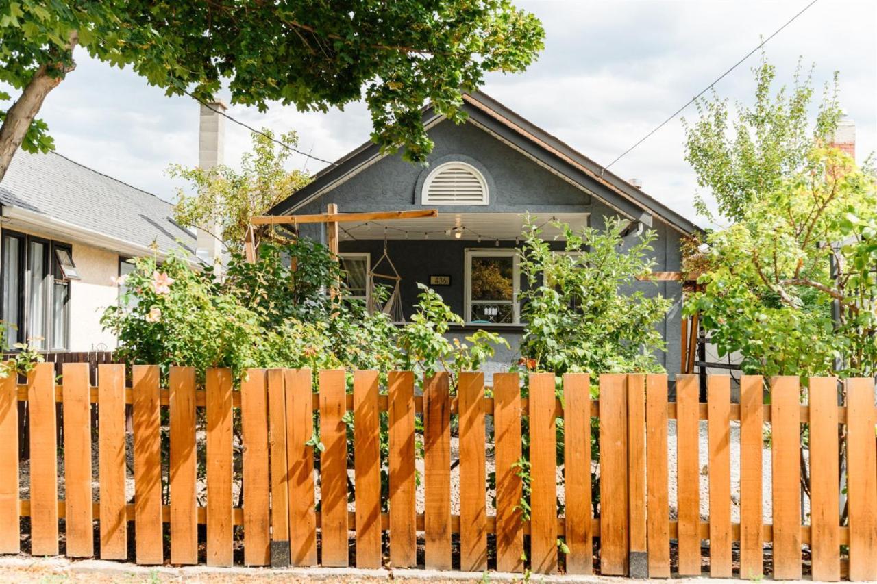 Blue Caribou Bungalow Villa Penticton Exterior photo